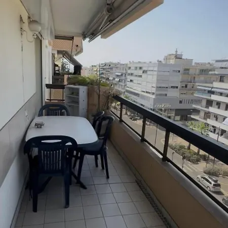 Square Carnot شقة كان