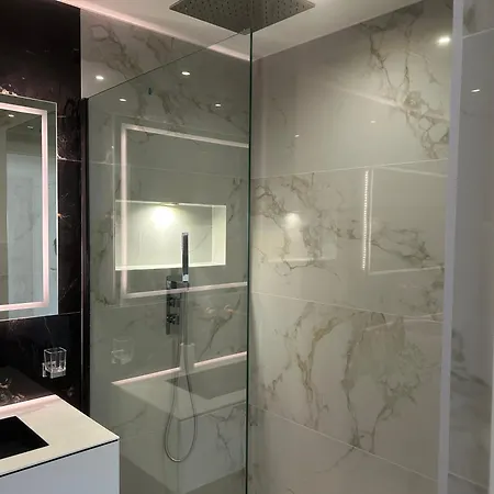 Square Carnot شقة